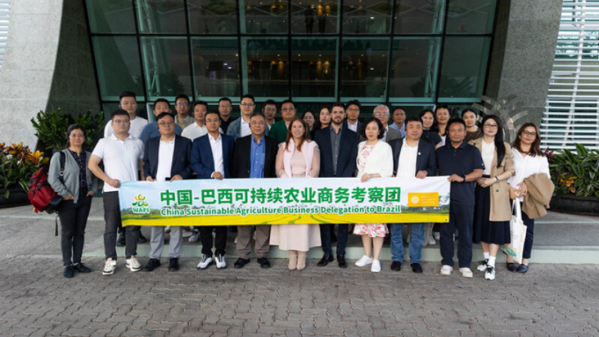 CNA recebe delegação da China