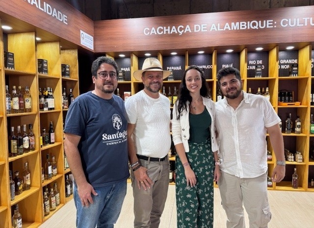 CNA destaca importância da cachaça de alambique em festival de inovação e tecnologia