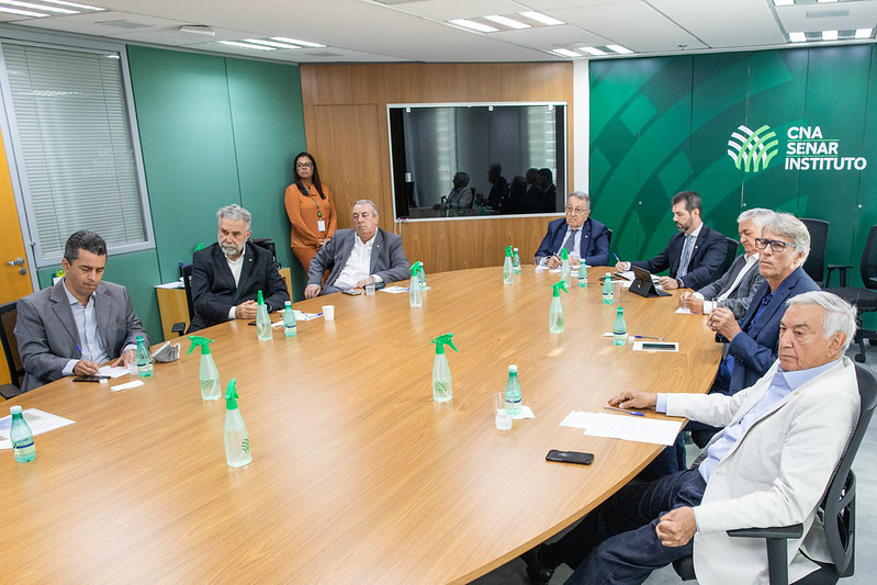 Presidente da CNA se reúne com Comissões Nacionais