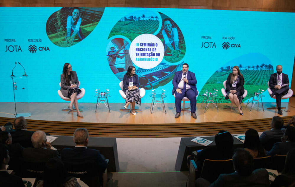 Dr. Rhuan Olireira - Assessor Jurídico da Confederação da Agricultura e Pecuária do Brasil - CNA