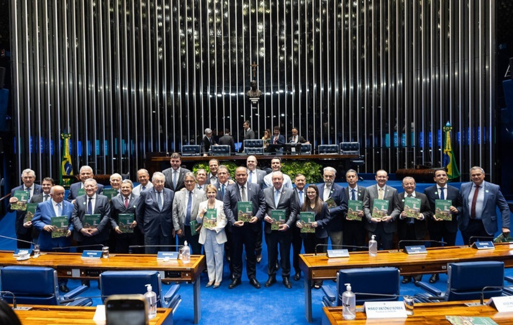 Presidentes de federações estaduais de agricultura entregam Agenda Legislativa do Agro 2025 a parlamentares