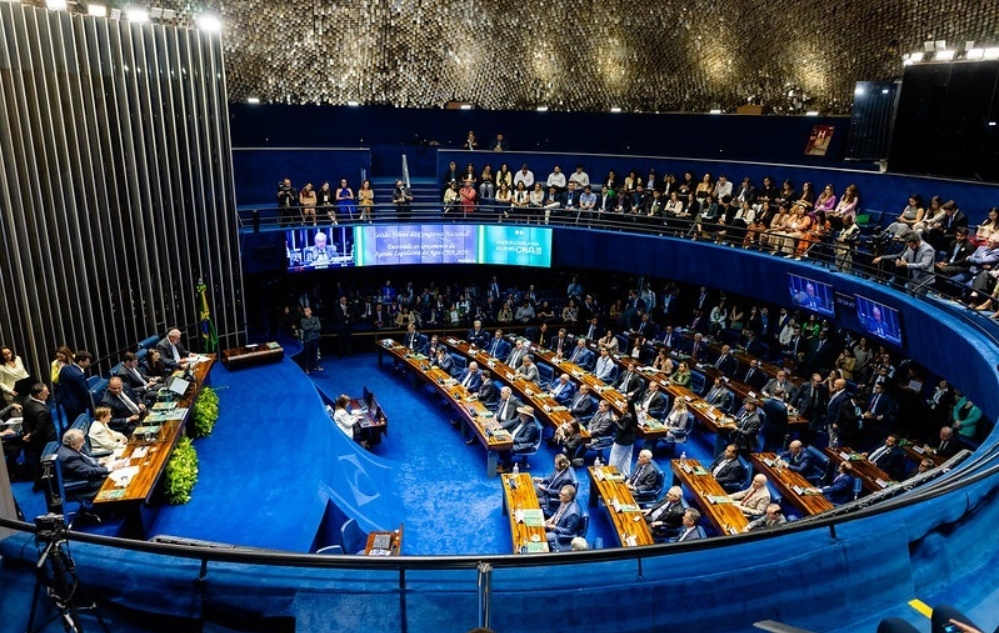 Sessão solene no Senado Federal para entrega de agenda legislativa do agro