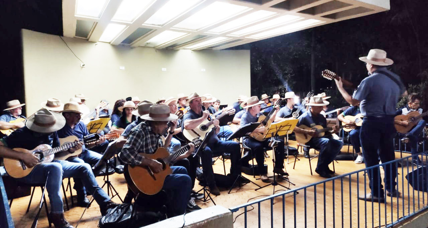 Programa Viola Caipira proporciona criação de orquestra, resgate da cultura regional e amizade entre os participantes