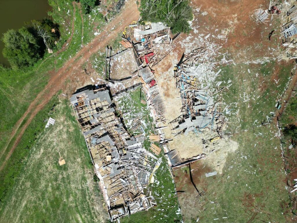 Área rural de Rio Bonito do Iguaçu, no Centro-Sul do Paraná, foi devastada pelo tornado
