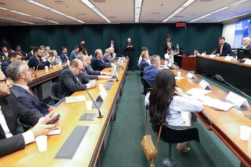 “Antidumping é a única alternativa para reduzir os impactos das importações de leite”, diz CNA