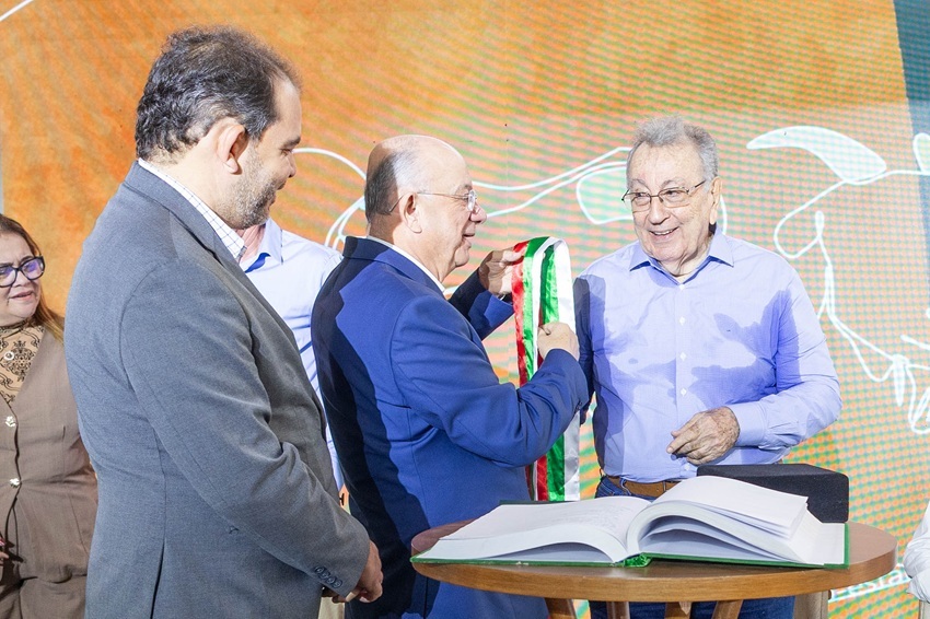 Presidente da CNA recebe homenagem em Feira de Santana