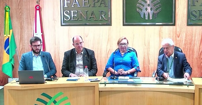 Presidente Carlos Xavier fala na abertura da reunião